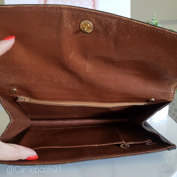 **SOLD** Authentic Pre-owned Vintage Louis Vuitton Dame Clutch - Picture 5 of 14